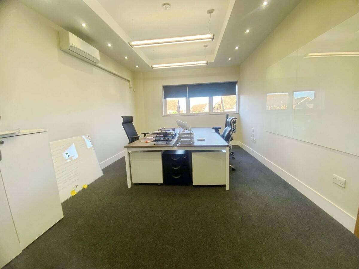 Modern Warehouse and Offices for Sale in Wickford Essex with Versatile Space Available Photo 13