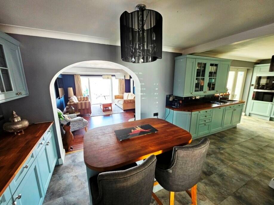 Luxury Cattery and Family Home Available in Colchester Essex Photo 13