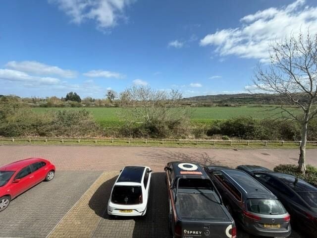 A modern semi detached office of approximately 2,272 ft² (211m²) arranged over two floors, with additional toilets, shower and reception lo Photo 13