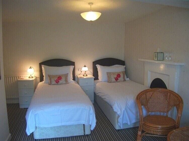 Prime Investment Opportunity: Freehold Property with Tea Rooms and B&B in Harrogate Photo 13