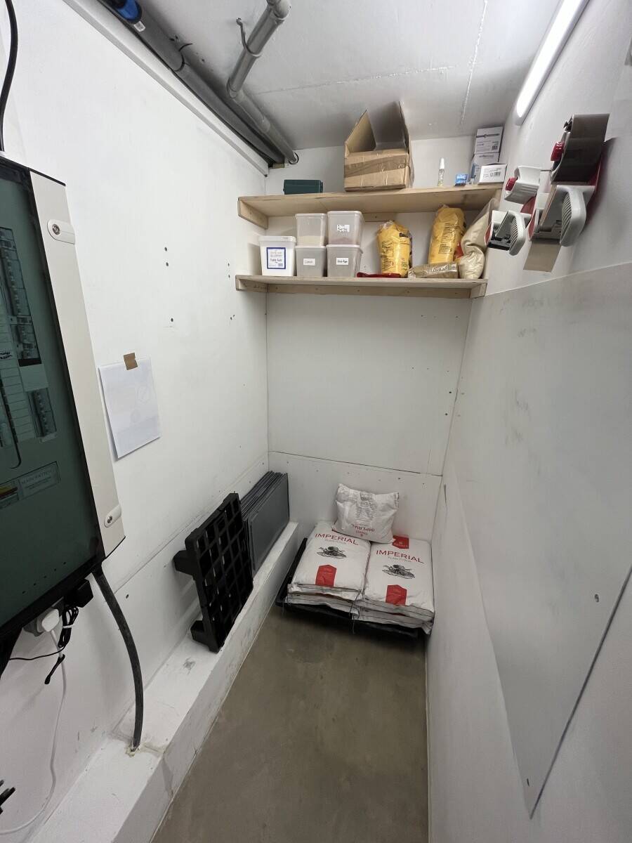 Rent a Warehouse with Cold Storage for Food Production in Hackney, London E8 Photo 14