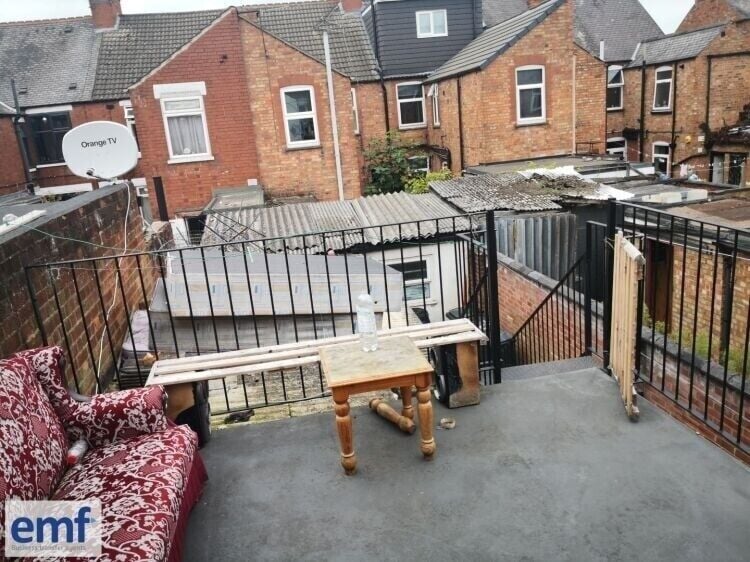Prime Leicestershire Investment Opportunity with A3 Licence and Accommodation Photo 14
