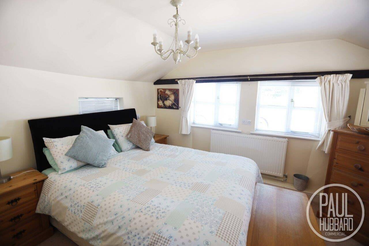 Profitable Award-Winning Cattery with Grade II Listed House and Annexe on a 1-Acre Norfolk Property Photo 14