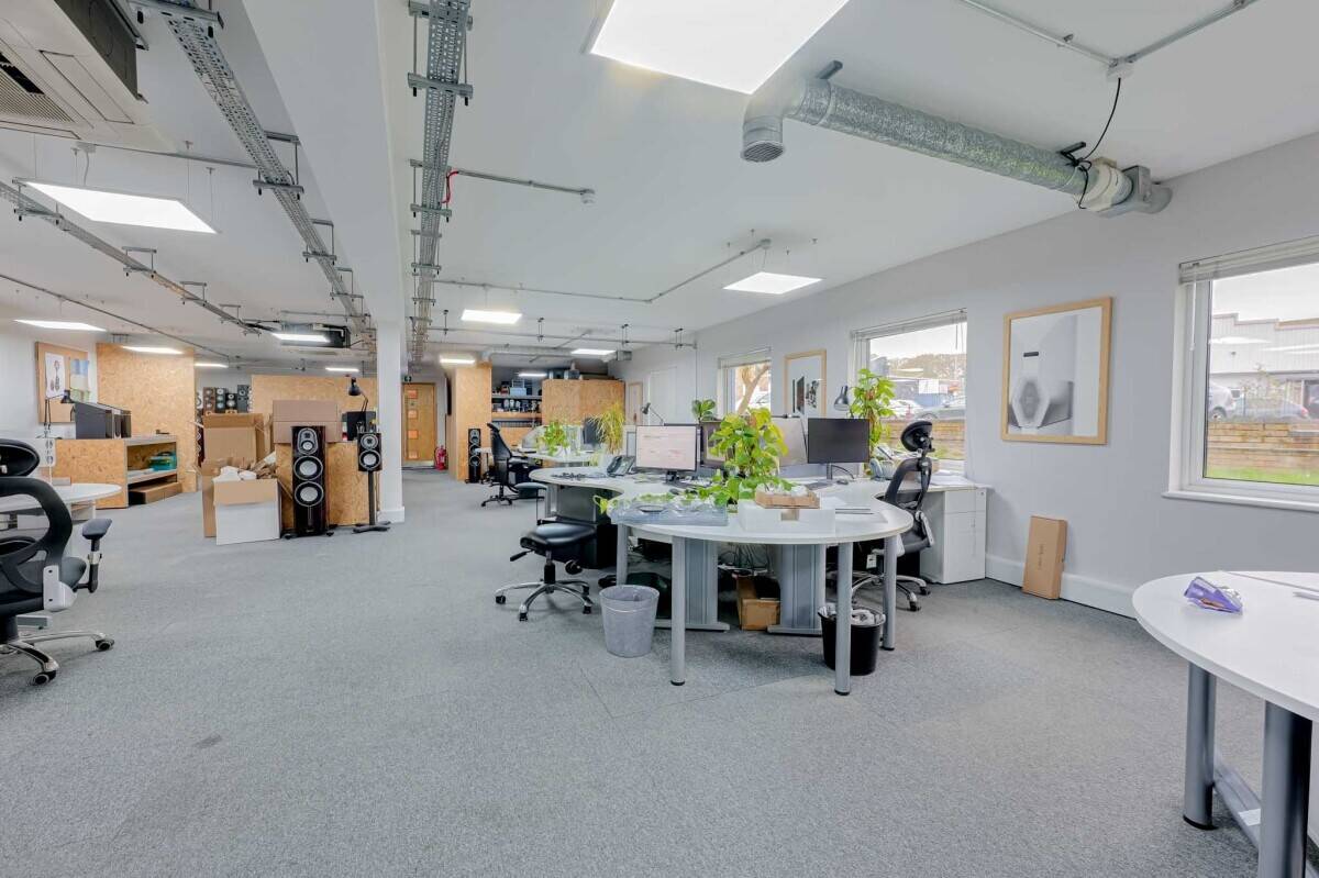 Prime Office Industrial Investment Opportunity in Rayleigh, Essex - 12,896 sq. ft. Photo 1