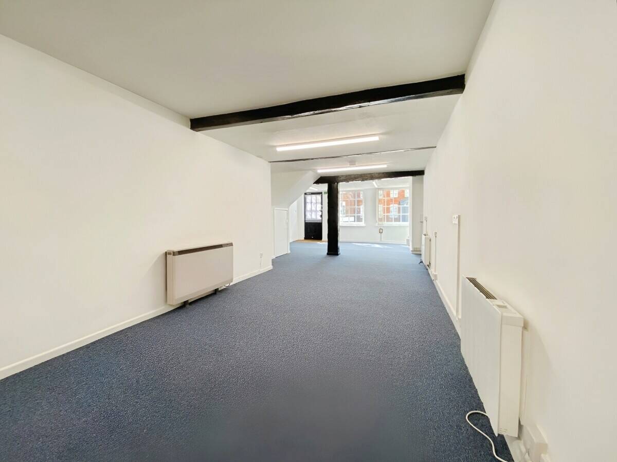 Prime E-Class Commercial Space Available for Rent in Central Reading, Berkshire Photo 14