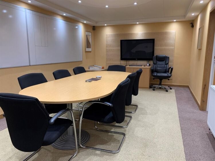 Spacious 3-Storey Office Space in Circuit 32 Trading Estate, Easton Road, Bristol Photo 14