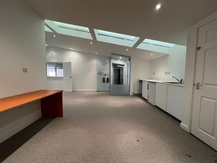 Professional Film and Photography Studio with Office Facilities for Rent in Bristol Photo 14