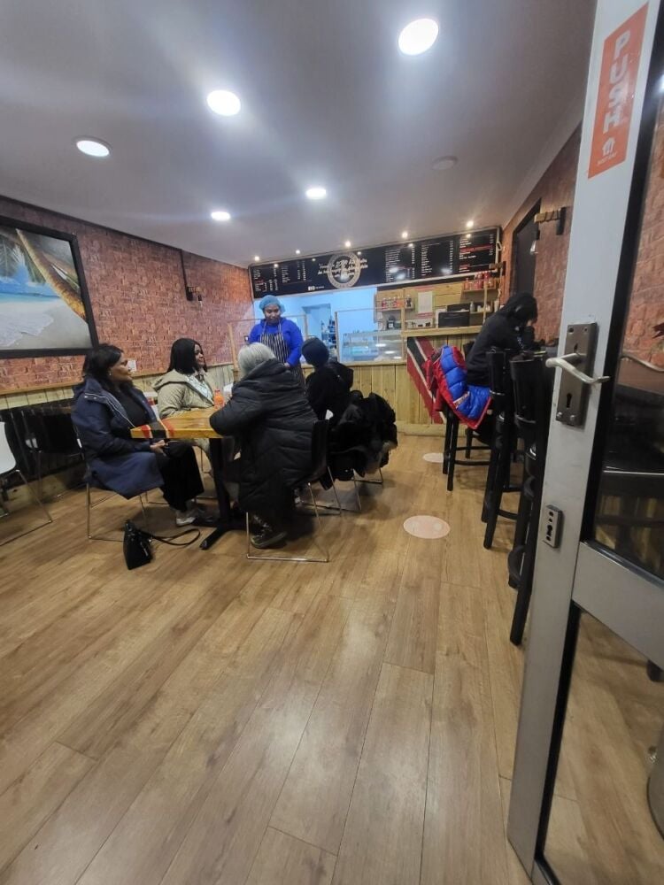 Caribbean restaurant business for sale in Sutton London with modern décor and loyal customer base. Photo 14