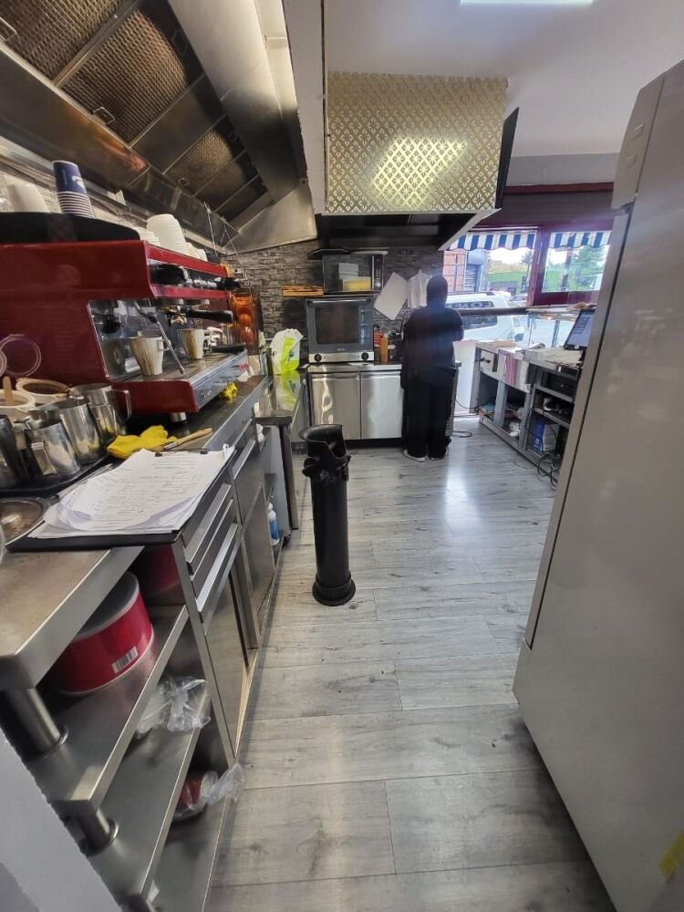 COFFEE SHOP, FAST FOOD & DRY CLEANERS BUSINESS FOR SALE IN EAST LONDON WITH REF CS0665 Photo 14