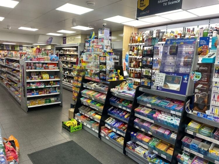 Grocery and convenience store for sale in London near Wood Green Photo 14