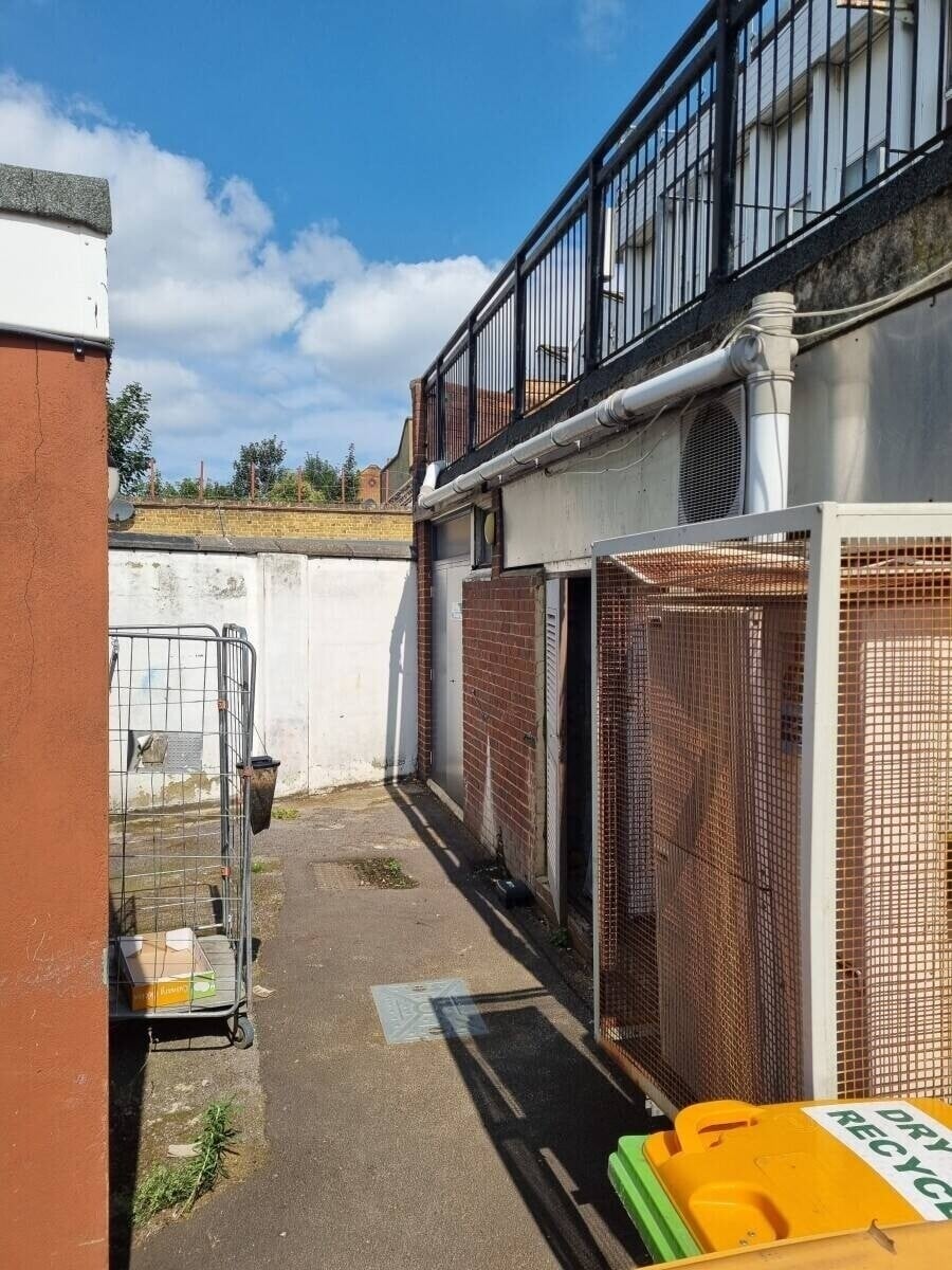Vacant Shop For Sale in Sheerness High Street, Sheerness Kent Photo 14