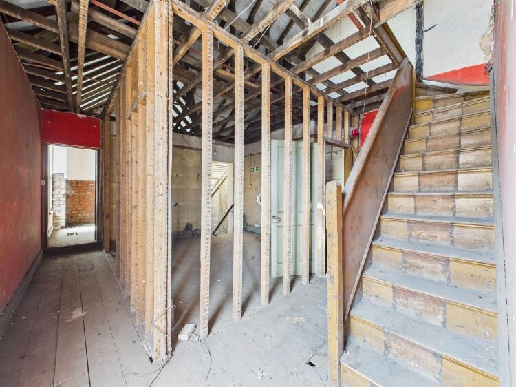 Substantial corner property ripe for development Photo 14