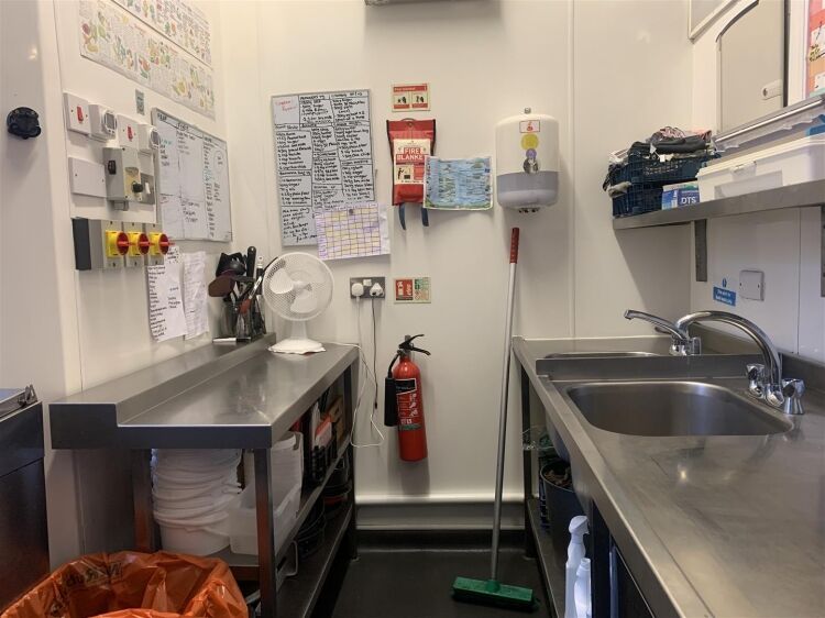 Café with customer seating and kitchen in Bristol, includes sublet basement yoga studio Photo 14