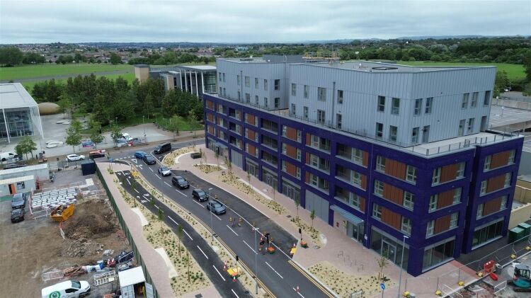 A newly constructed 6 storey development comprising 5 ground floor commercial/shop units. the building provides 53 new high quality apartments on the Photo 14