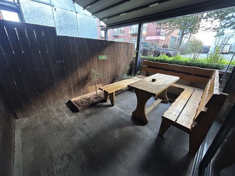 Well-presented restaurant for sale in Bristol with indoor and outdoor seating options available Photo 14