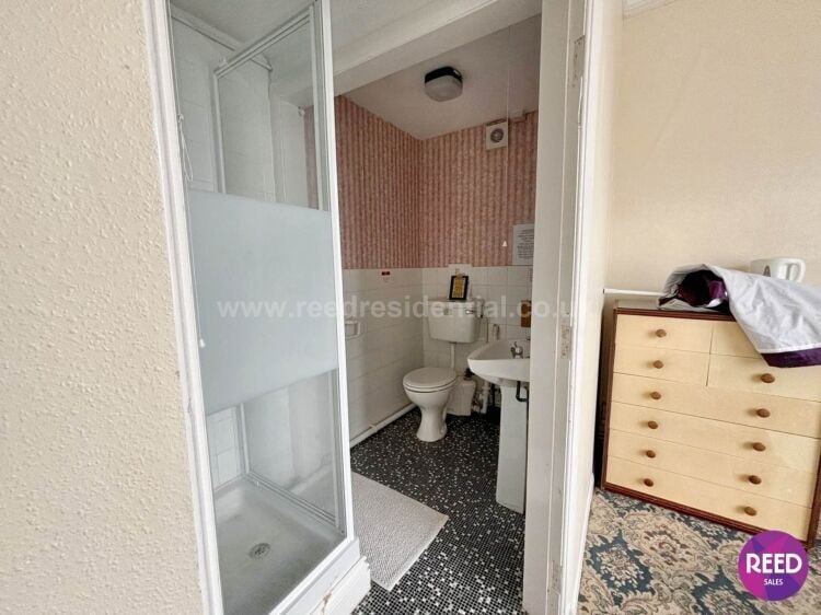 17-Bedroom Grosvenor Hotel Property for Sale in Rochford Essex with Conversion Plans Photo 14