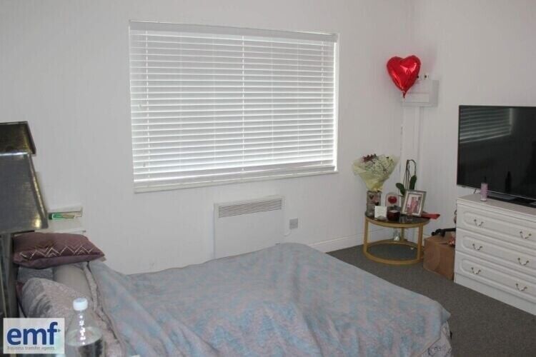 Prime Peterborough Fish & Chip Shop with Separate Apartment, Freehold or Leasehold Options Photo 14