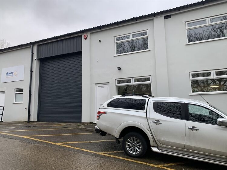 Industrial unit for sale in Bristol, approximately 8,000 sq ft with warehouse and office space. Photo 14