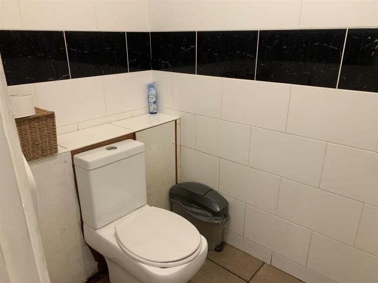 Ground floor restaurant café for sale in Bristol with basement storage and city centre access Photo 14