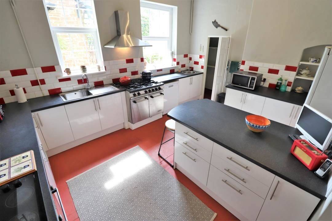 Grade II Listed Country House with Eleven En-Suite Bedrooms in Ross on Wye Herefordshire Photo 14