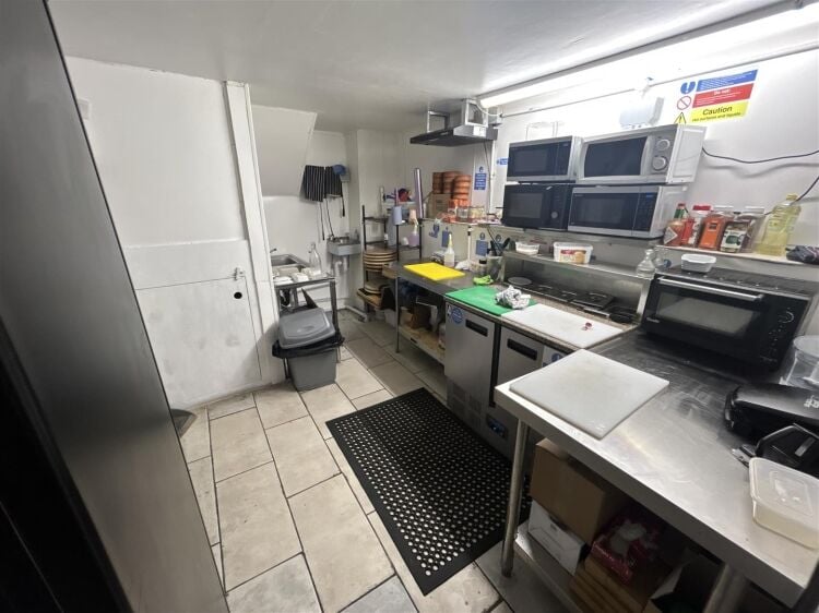 Wine Bar and Restaurant for Sale in Bristol with Annual Lease of £35,000 Photo 14