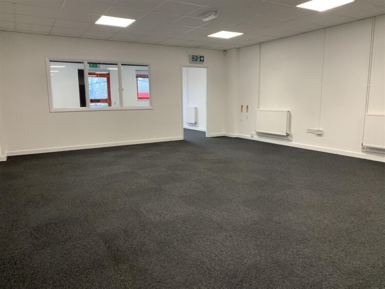 Industrial Unit for Sale in Bristol with Open Plan Office Layout and Five Parking Spaces Photo 14