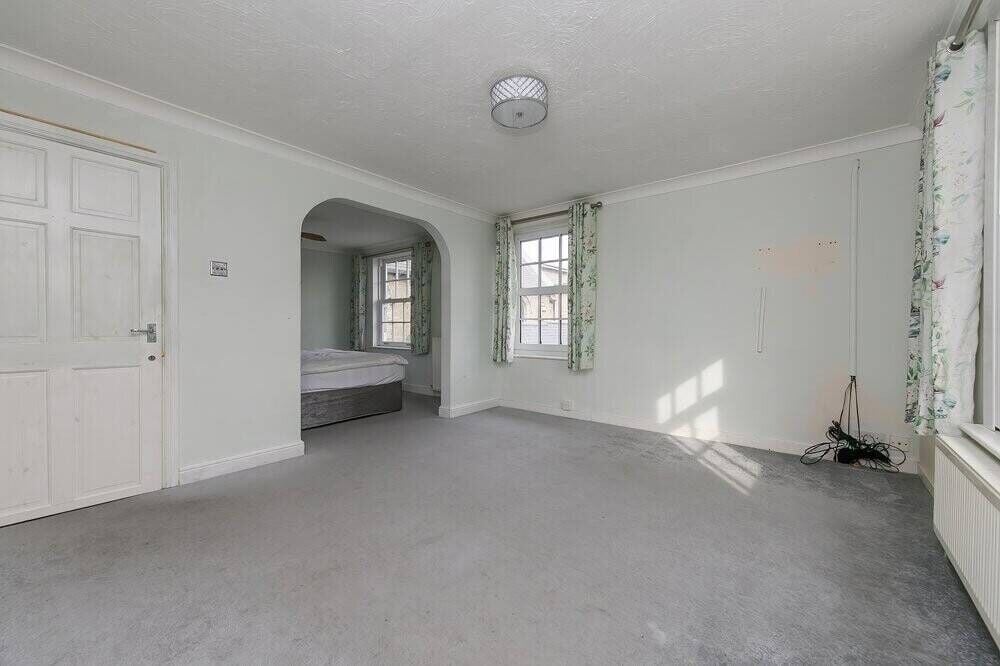 Essex Property: Six Bedroom Guest House & Three Bedroom Family Home in Central Colchester Photo 14