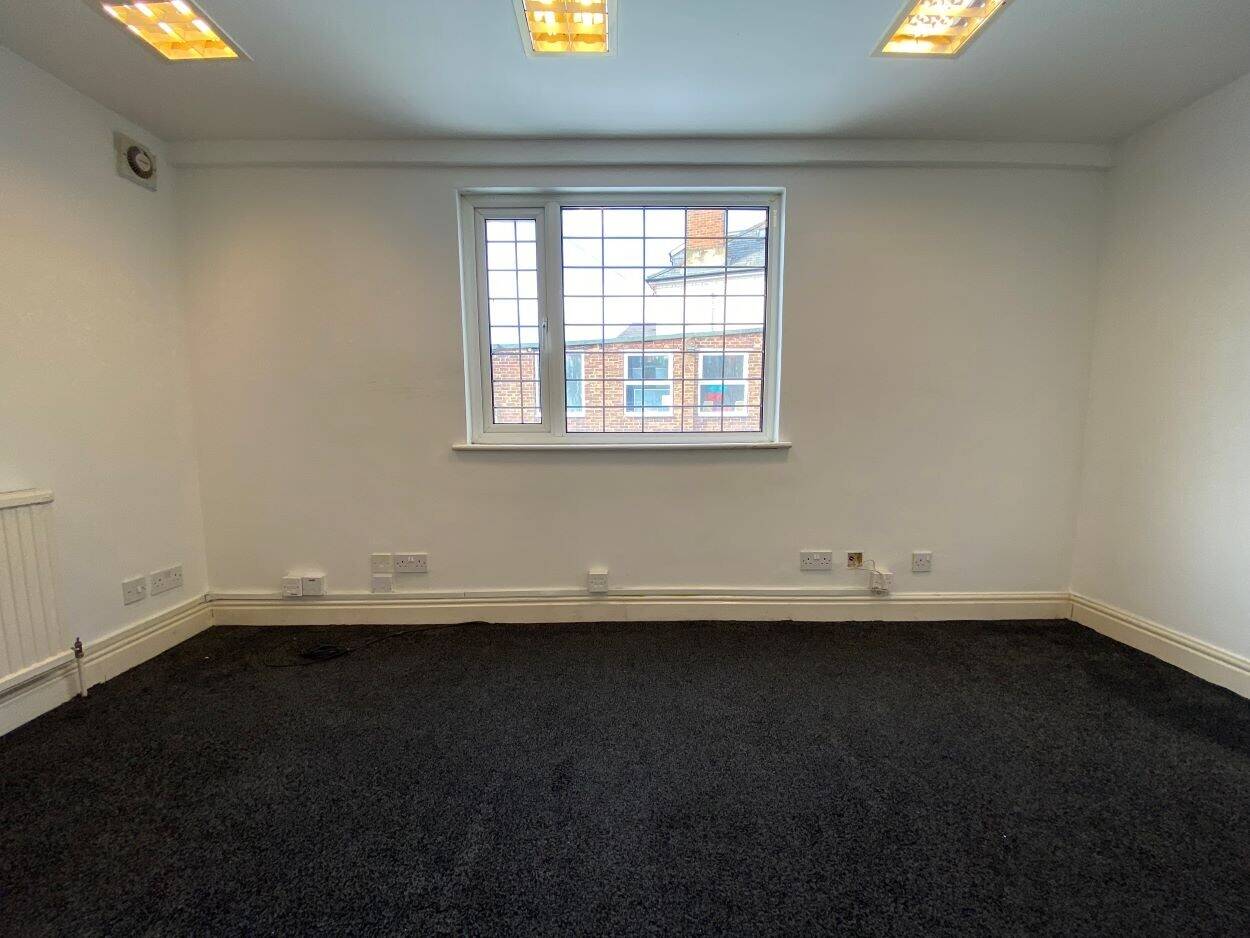 Commercial Premises To Let in Reading, Wokingham Road - E-Class /A1 / A2 Photo 15