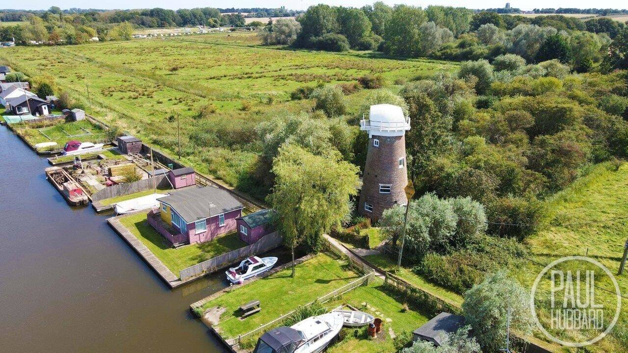 Historic Grade II listed Mill in Norfolk, Successful Holiday Let with Spectacular Views Photo 15