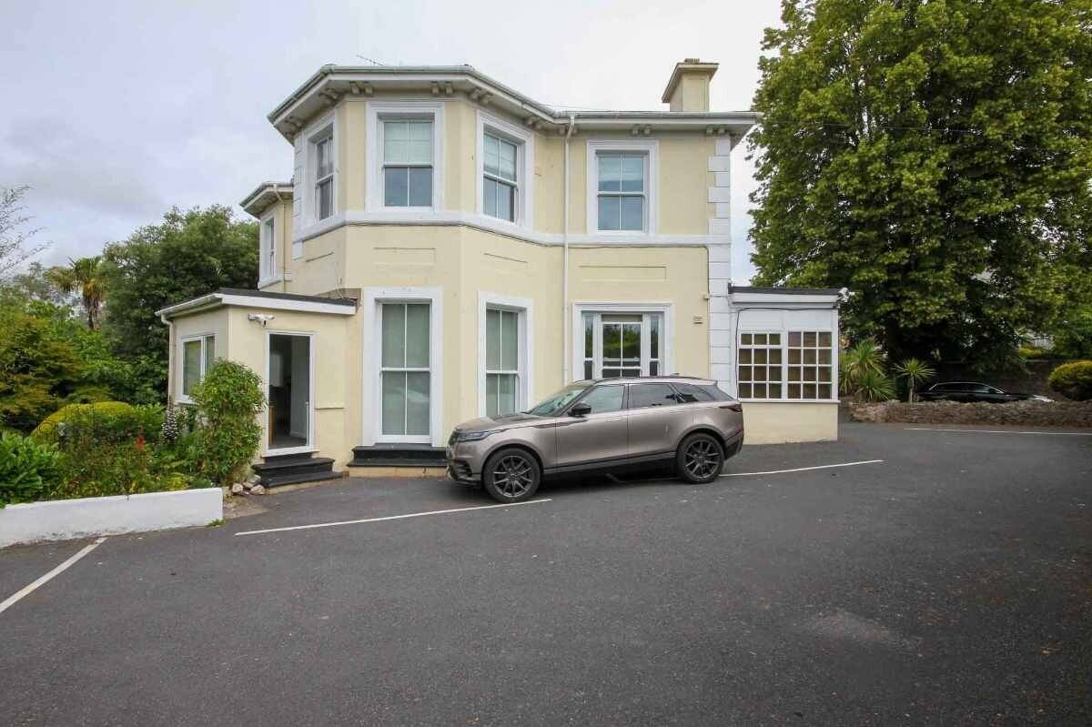 Turnkey Opportunity: Luxurious 5-Star Guest House in Tranquil Torquay Devon Photo 15