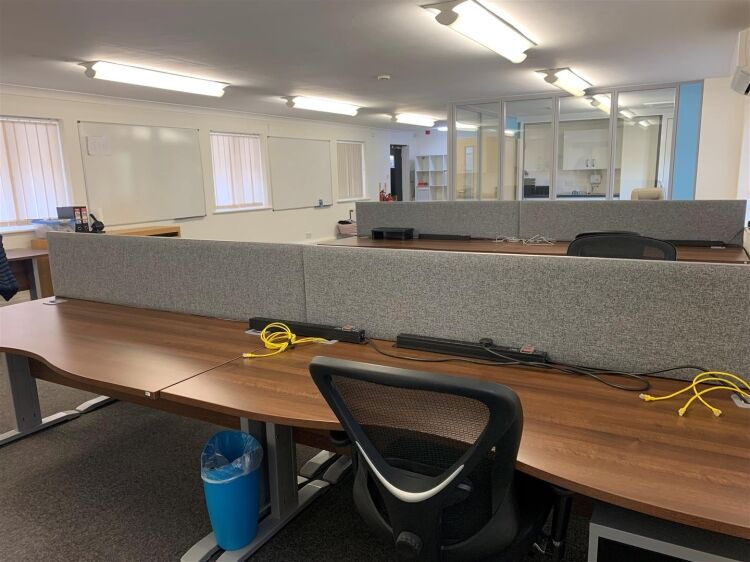 Spacious, Well-Lit Modern Offices for Sale in Almondsbury, Bristol with Ample Parking Photo 15