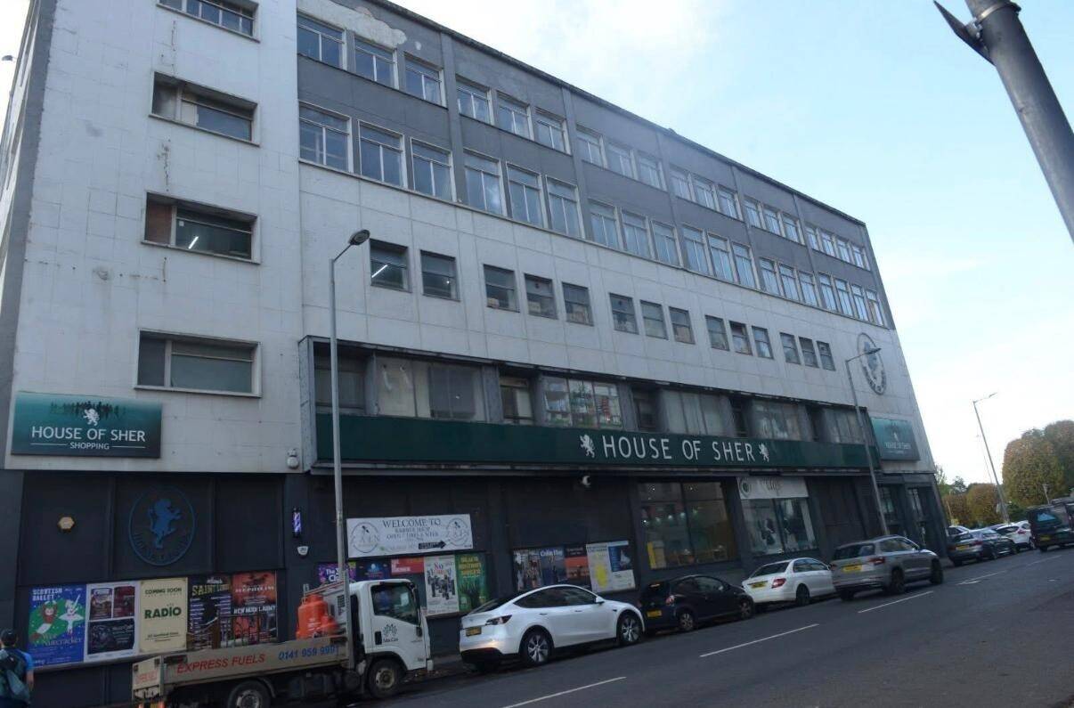 Prime Retail Space &ndash; Units 1 &amp; 2 (Approx. 850 sq ft) Available Now! Positioned at the main entrance of House of Sher Shopping Mall. Photo 1