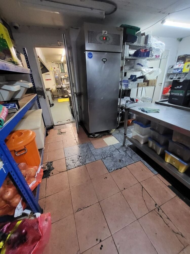 Indian Restaurant Business for Sale in North London Photo 15
