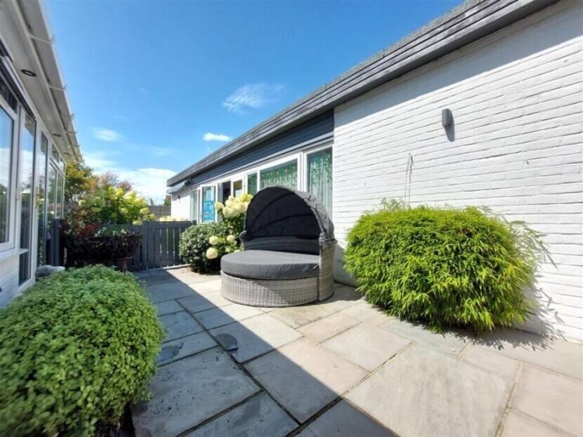 Private Swim School and Family Home for Sale in East Sussex Photo 15