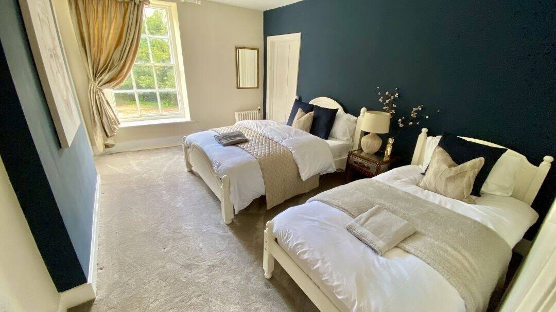Grade II Listed Country House with Eleven En-Suite Bedrooms in Ross on Wye Herefordshire Photo 15