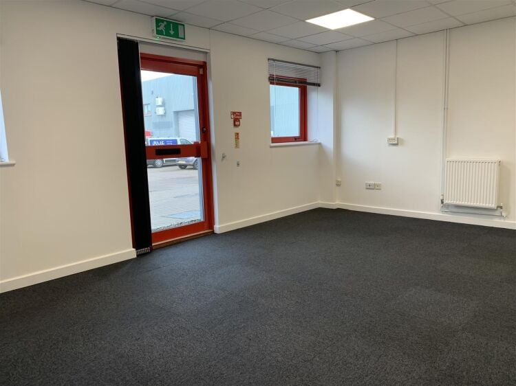 Industrial Unit for Sale in Bristol with Open Plan Office Layout and Five Parking Spaces Photo 15