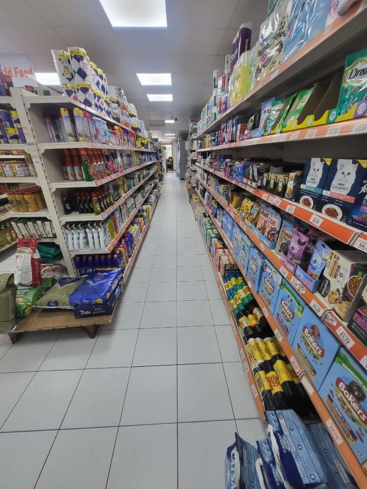 PRIME NORTH LONDON CONVENIENCE STORE FULLY REFURBISHED | HIGH TURNOVER | EXCELLENT GROWTH POTENTIAL /REF: CS0791 Photo 15