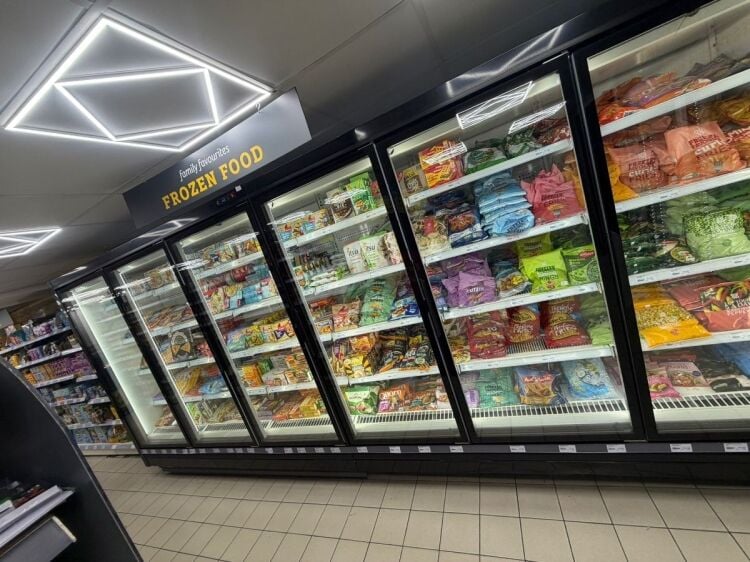 Refurbished Convenience Store for Sale in Poole, Dorset with 2500 sq.ft Retail Area Photo 15