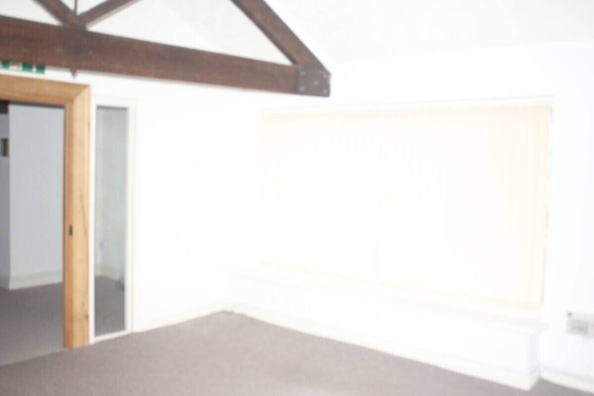 Prime Warehouse and Office Space Available for Rent in Glossop, Derbyshire Photo 15