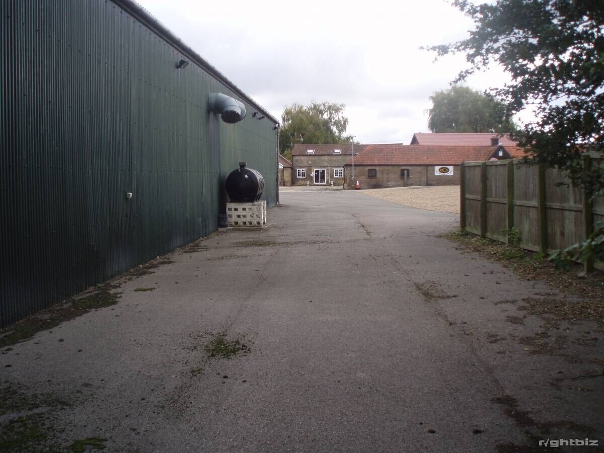 Secure Storage, Workshop, and Yard Space Available for Rent in Colchester Essex Photo 7