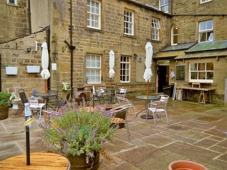 Prime Investment Opportunity: Freehold Property with Tea Rooms and B&B in Harrogate Photo 15
