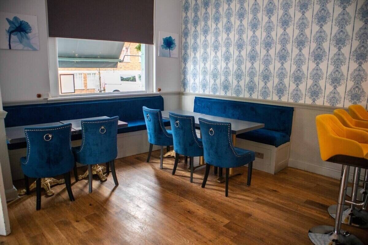 Prime London Gastropub and Hotel Freehold Opportunity for Sale Photo 2