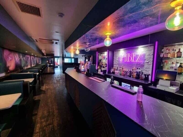 High-Yield, Refurbished Public House Investment Opportunity in Coatbridge Photo 2