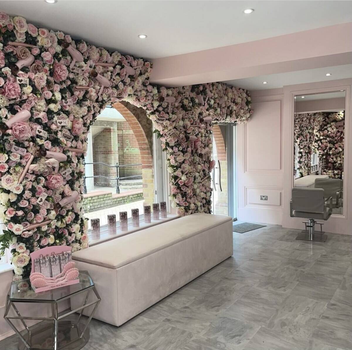 Rent Award-Winning, Fully Fitted Salon in South Woodham Ferrers Essex Photo 2