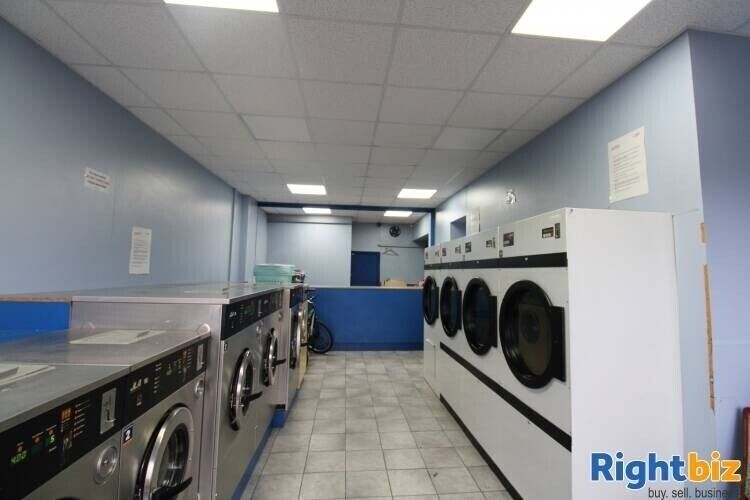 Prime Commercial Freehold Shop & 2-Bedroom Maisonette in Luton High Street, Ideal for Class E & A1/ Photo 2