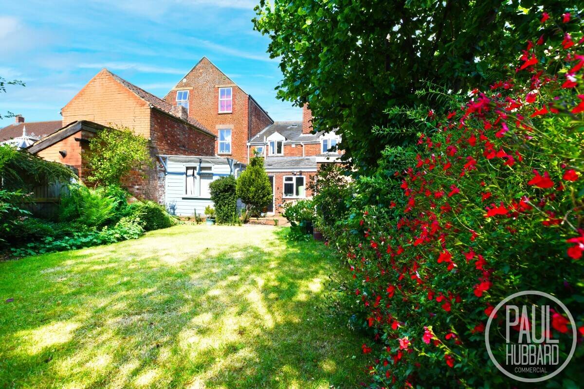 Profitable Fish and Chip Shop Plus Modern 3-Bedroom Apartment in Heacham, Norfolk Photo 2