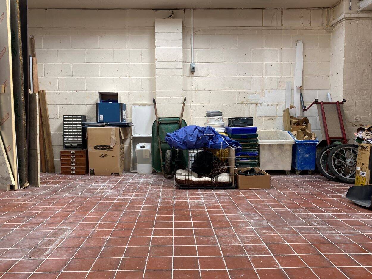 Commercial Premises - B1 Business Use - Reading Berkshire-Business Premises/Office/Storage/Workshop Photo 2
