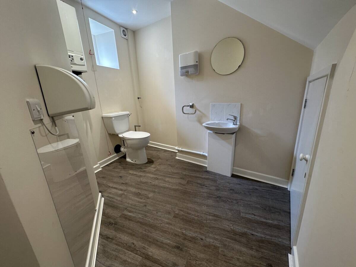 COMMERCIAL PROPERTY FOR SALE OR TO LET IN WHALEY BRIDGE, HIGH PEAK Photo 2