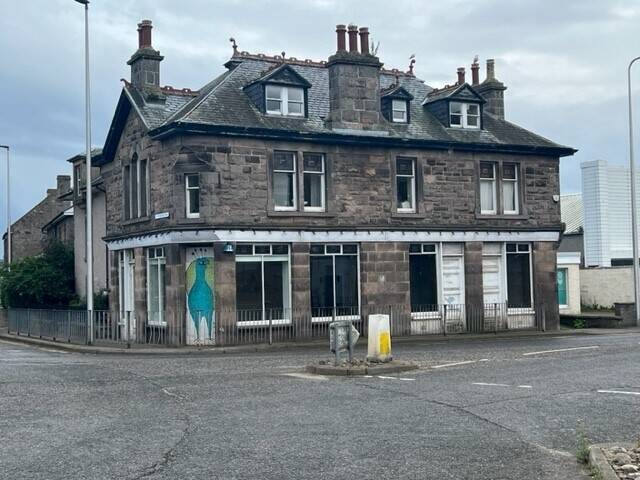 Prime Retail/Commercial Space for Sale in Central Forres Moray, Ideal for Small Business Photo 2