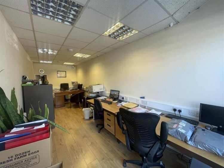 Prime Retail Freehold for Sale on Sheaveshill Avenue, London, NW9 Photo 2